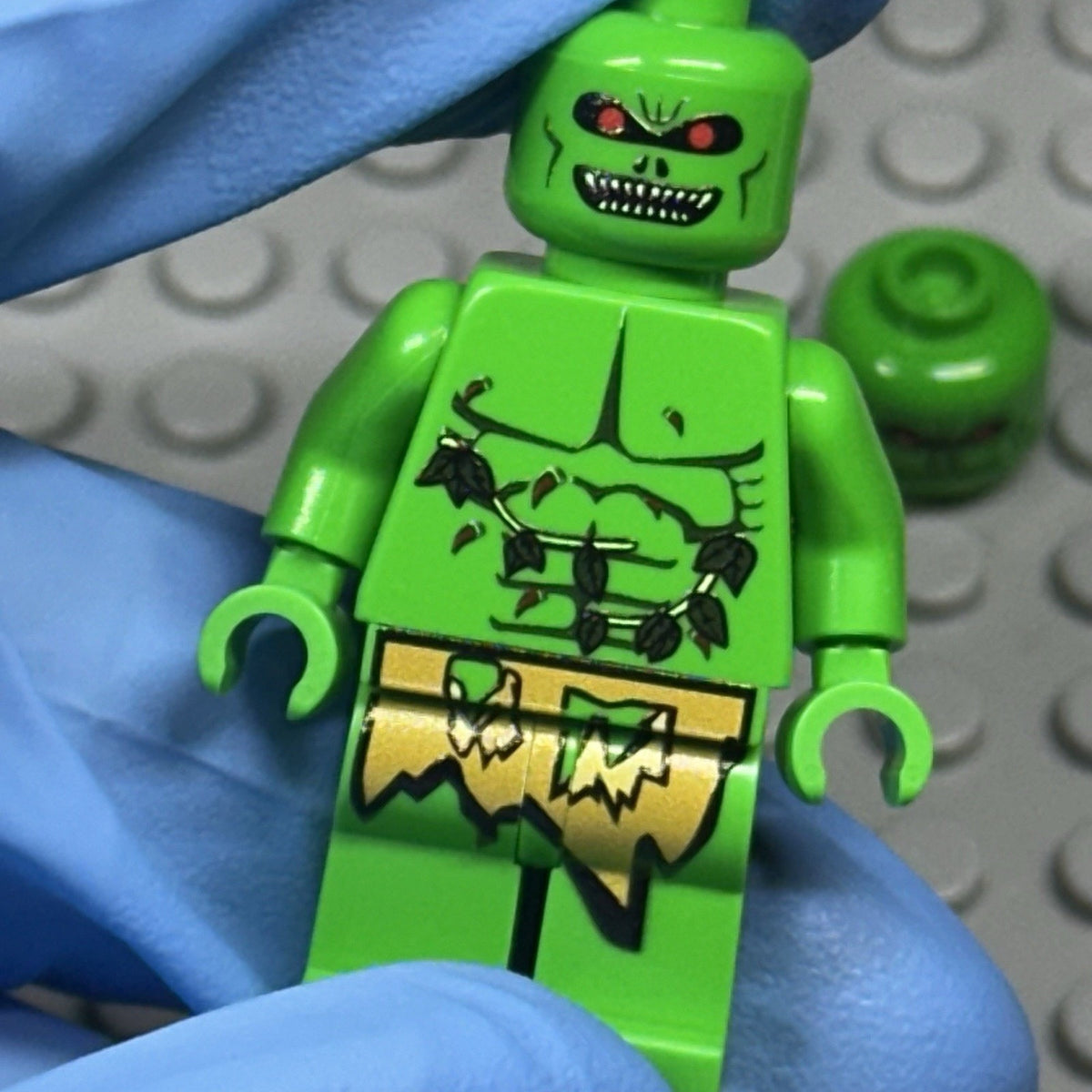 Poison Ivy Goon Minifigure