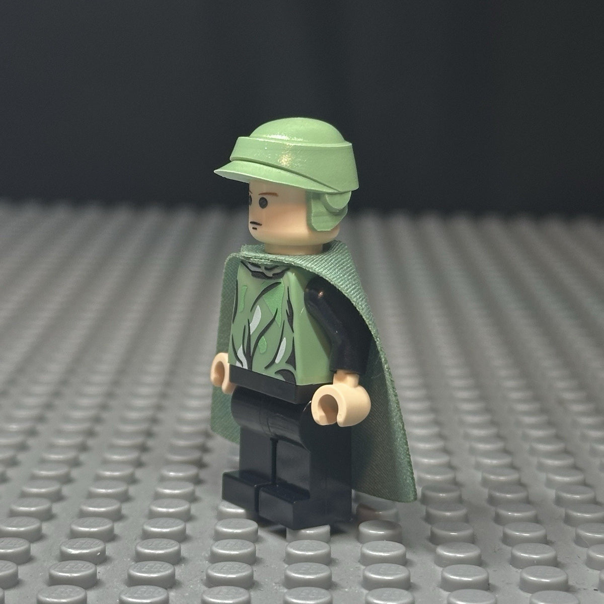 TCS Forest Moon Leader Luke Minifigure