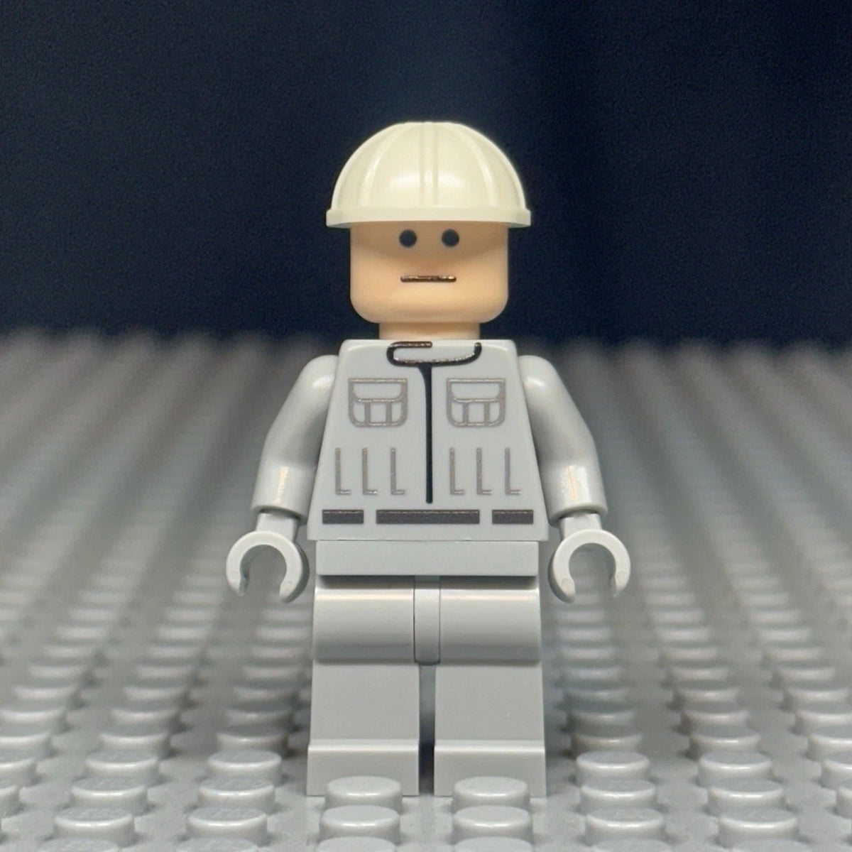 TCS Deadly Star engineer Minifigure