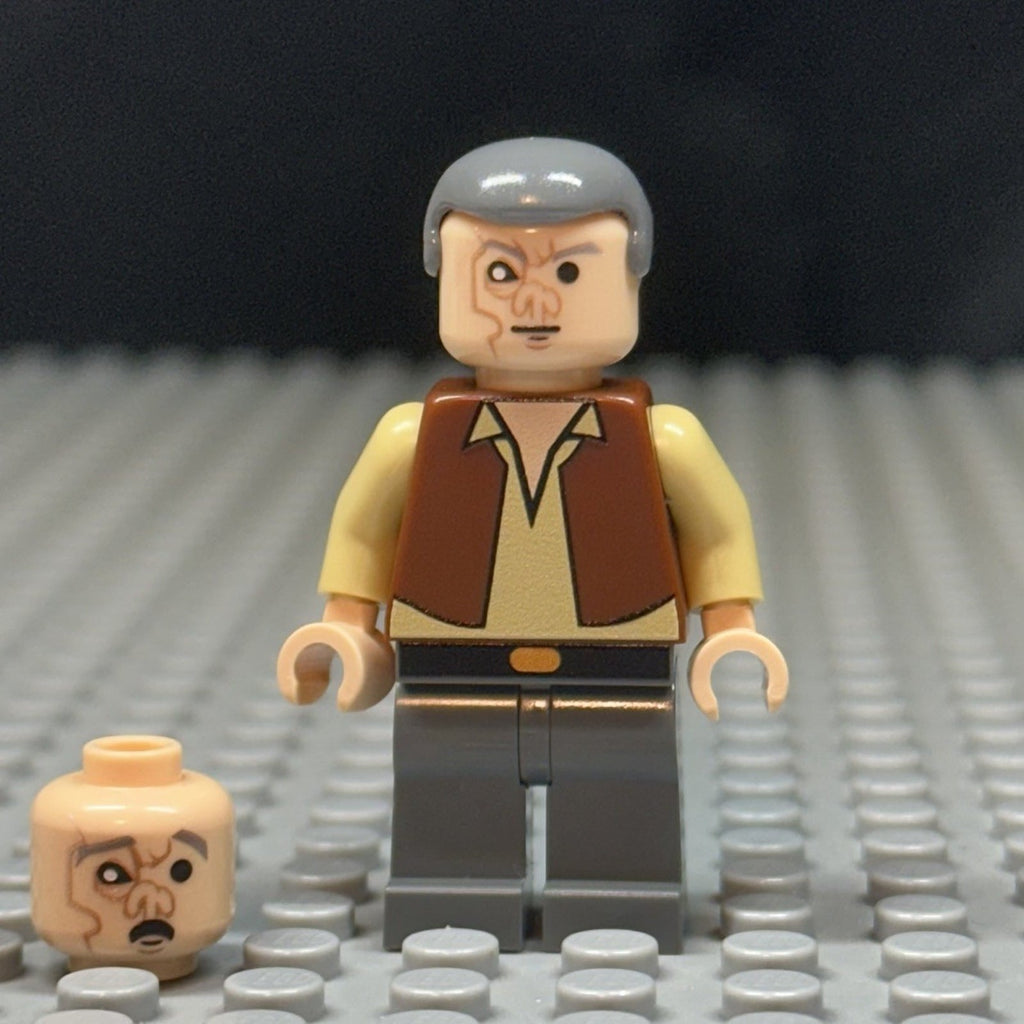 Scared Cantina Bar Minifigure