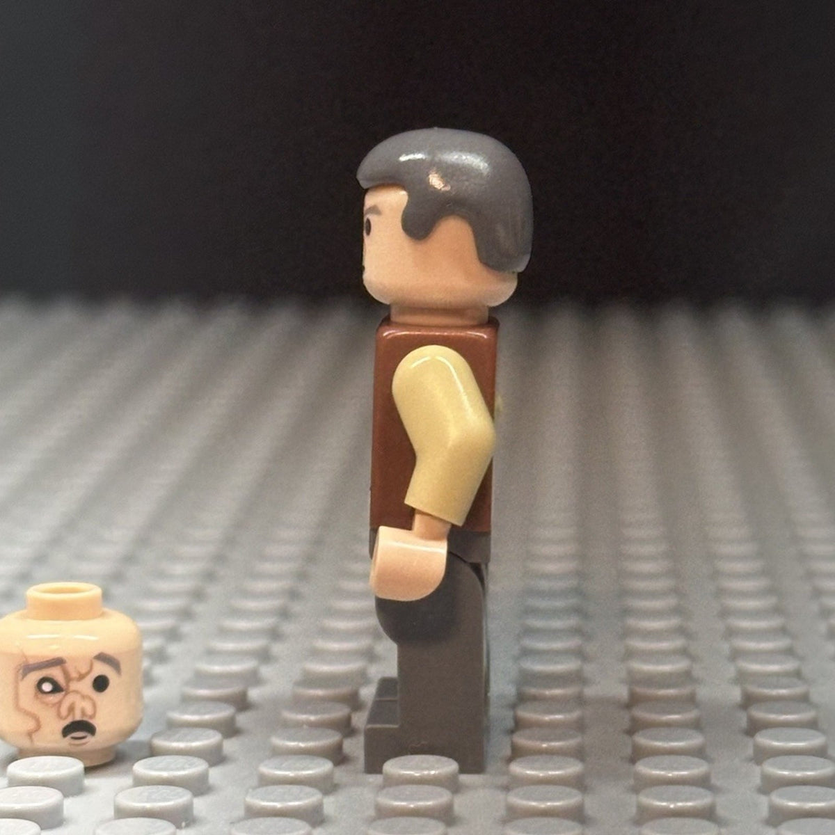 Scared Cantina Bar Minifigure