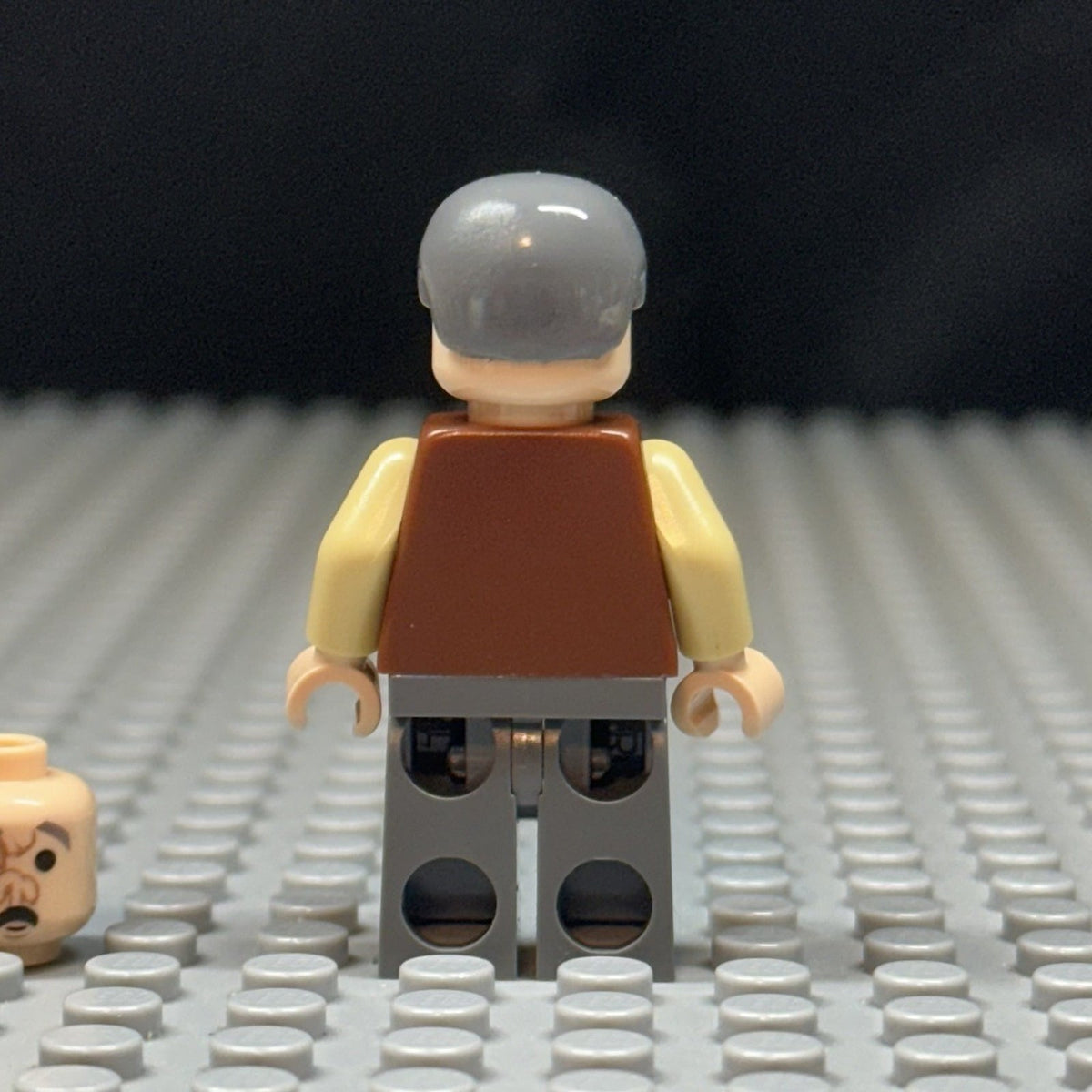 Scared Cantina Bar Minifigure