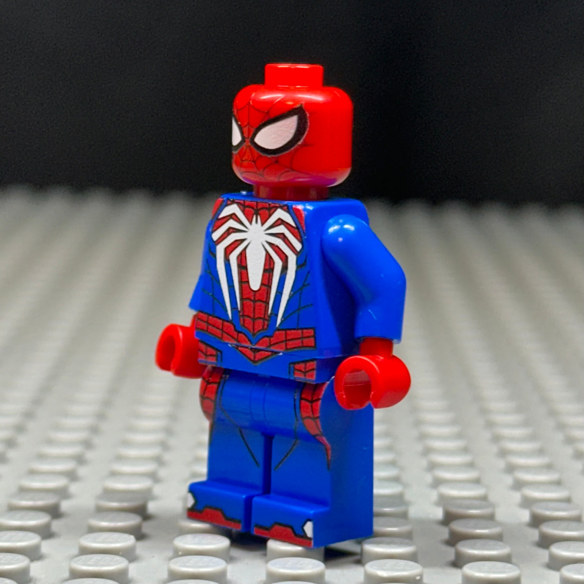 Masked Crawler Minifigure