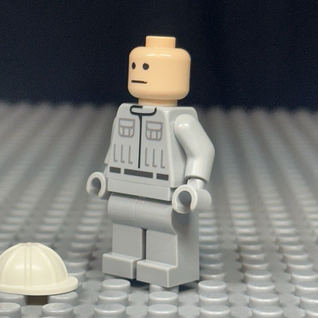 TCS Deadly Star engineer Minifigure