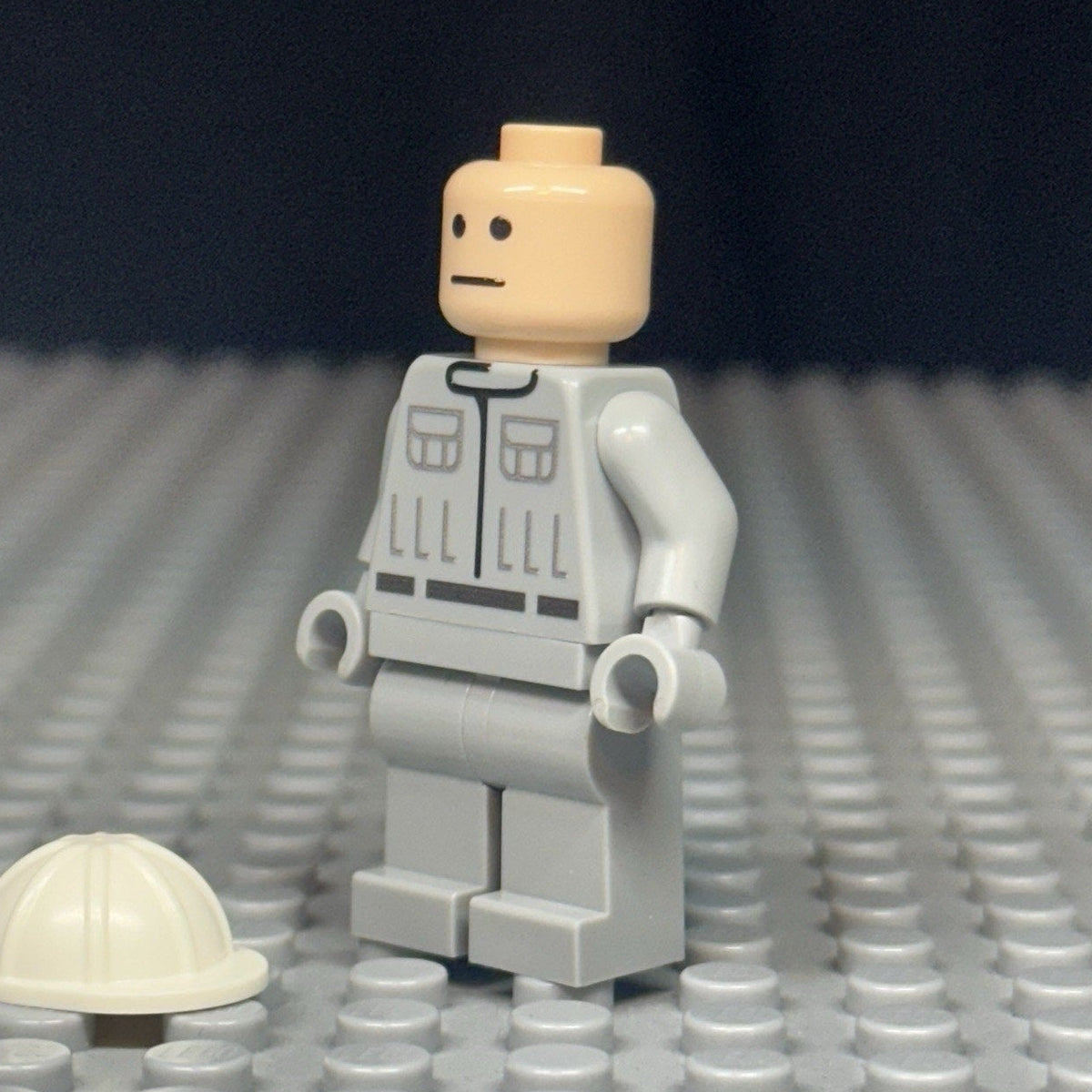 TCS Deadly Star engineer Minifigure