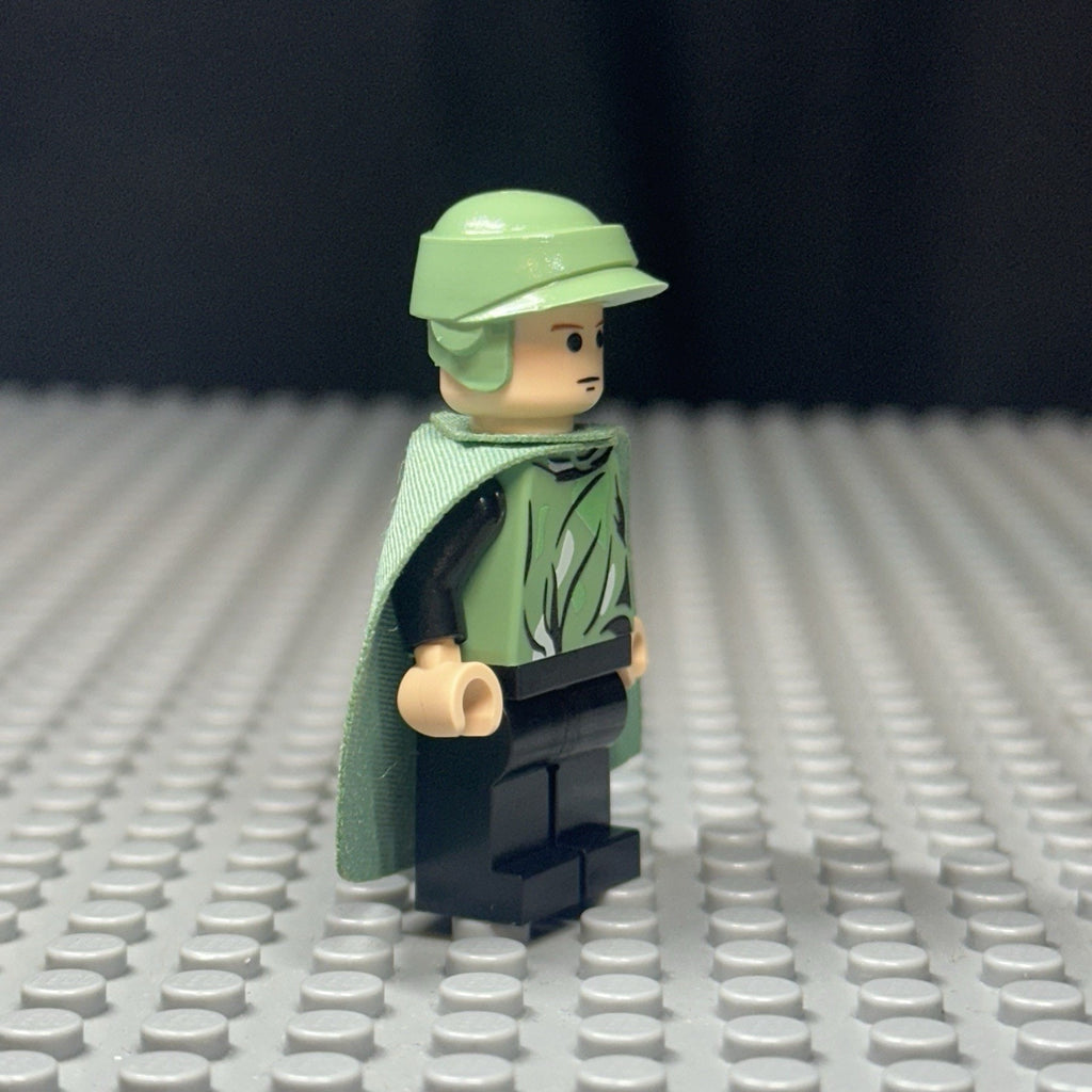TCS Forest Moon Leader Luke Minifigure