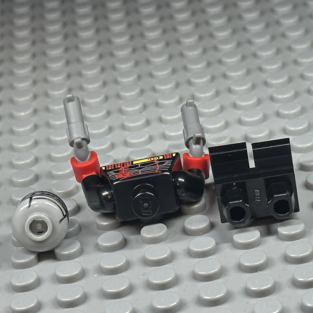 Bandaged silent Villain Minifigure